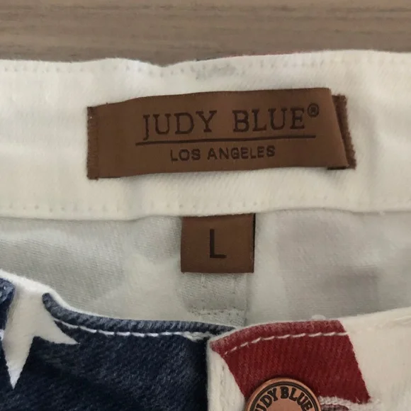 Judy Blue Star and Stripe raw hem  Denim Shorts L American Flag USA - Picture 3 of 9